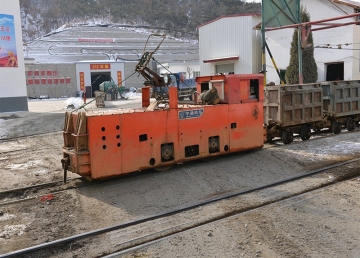 10噸架線式電機(jī)車山東金礦現(xiàn)場(chǎng)